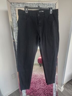 Fashion Nova High waist Jeans Size 16